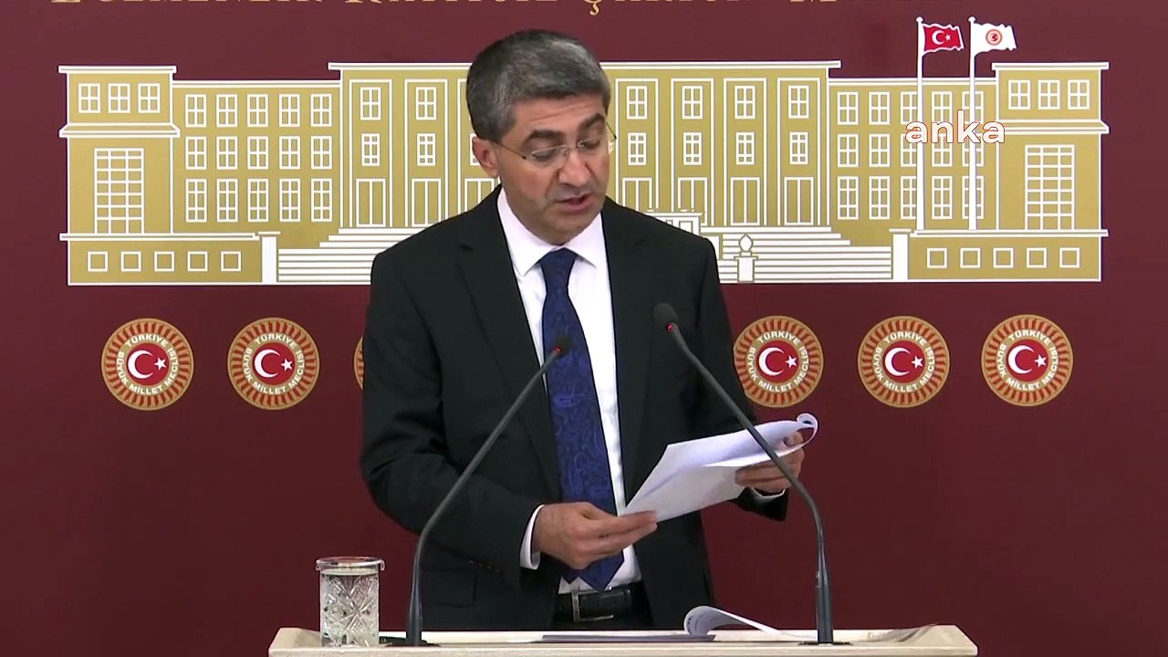 Critique de Mehmet Emin Ekmen à l'égard de l'aéroport de Çukurova auprès du gouvernement : 2 projets sur 3 démarrés en même temps sont achevés en 4 ans ; 12 autres....