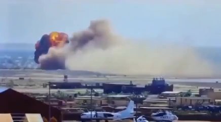 Avião soviético explode ao pousar em pista no Mali