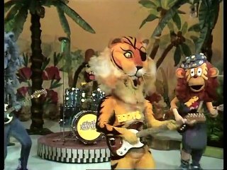 Animal Kwackers (1975) S02E11 - School