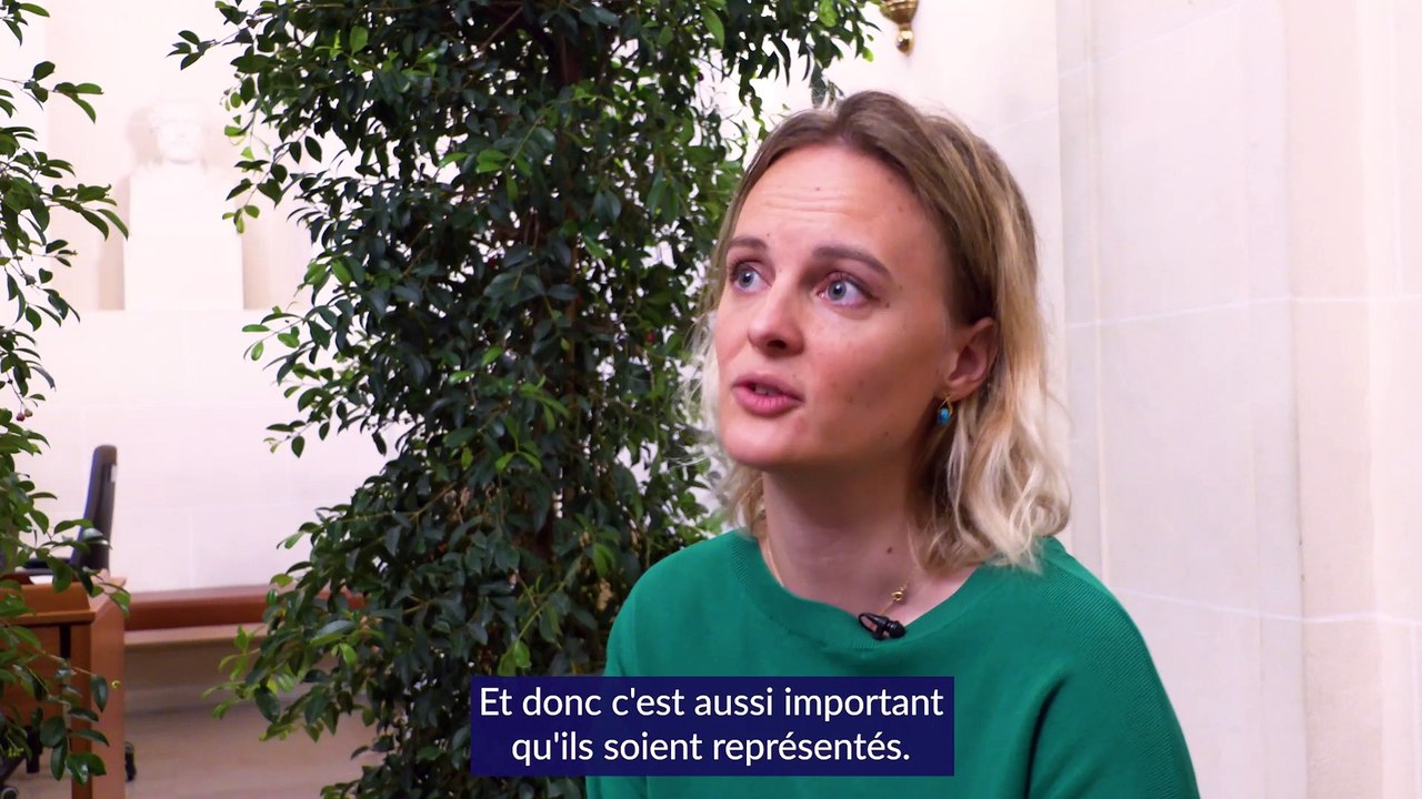 Les premiers pas de la benjamine Mathilde Ollivier au Sénat