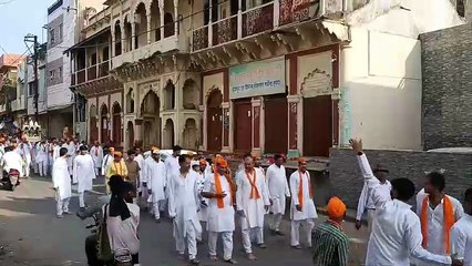 चांदी के विमान में नगर भ्रमण पर निकले भगवान महावीर