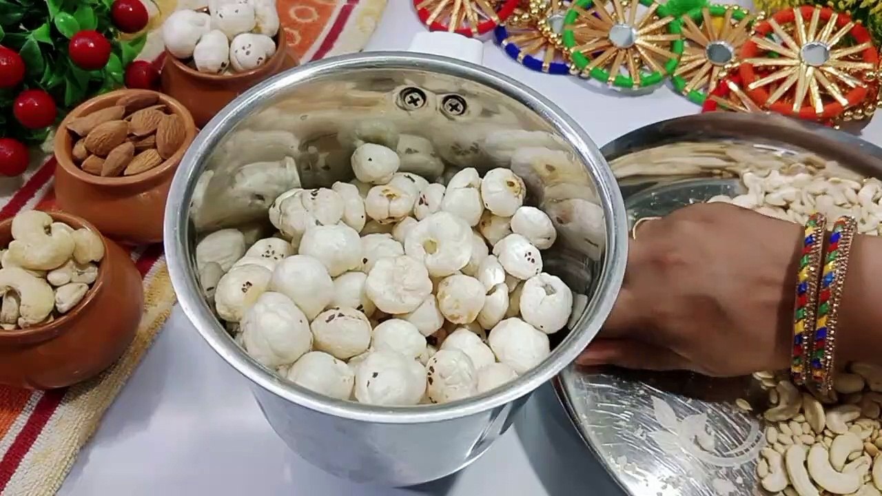 Barfi Recipeसिर्फ एक चम्मच देसी घी और हेल्दी चीजो के साथ बनी स्वाद से भरपूर बर्फी खास त्योहारो केलिए