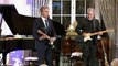 Antony Blinken canta e toca guitarra em jantar diplomático