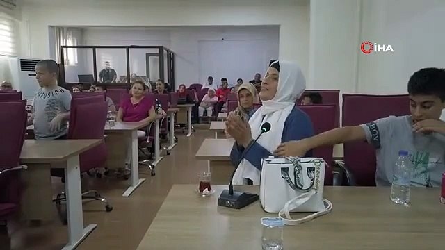 Le maire d'Efeler a rencontré des étudiants du Autism Life Center