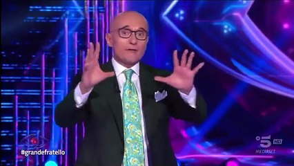 Signorini, che gaffe in diretta a Canale5