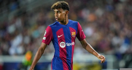 Barcelone - Xavi sur Yamal : "Le football ne se joue pas uniquement quand on a le ballon dans les pieds"
