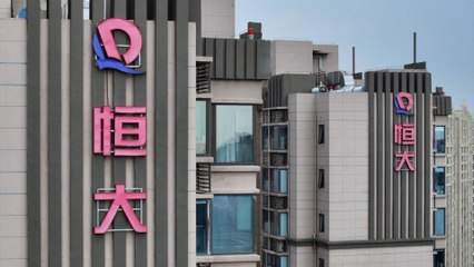 ¿Cuán grave es la crisis del gigante inmobiliario chino Evergrande y cómo puede afectar la economía global?