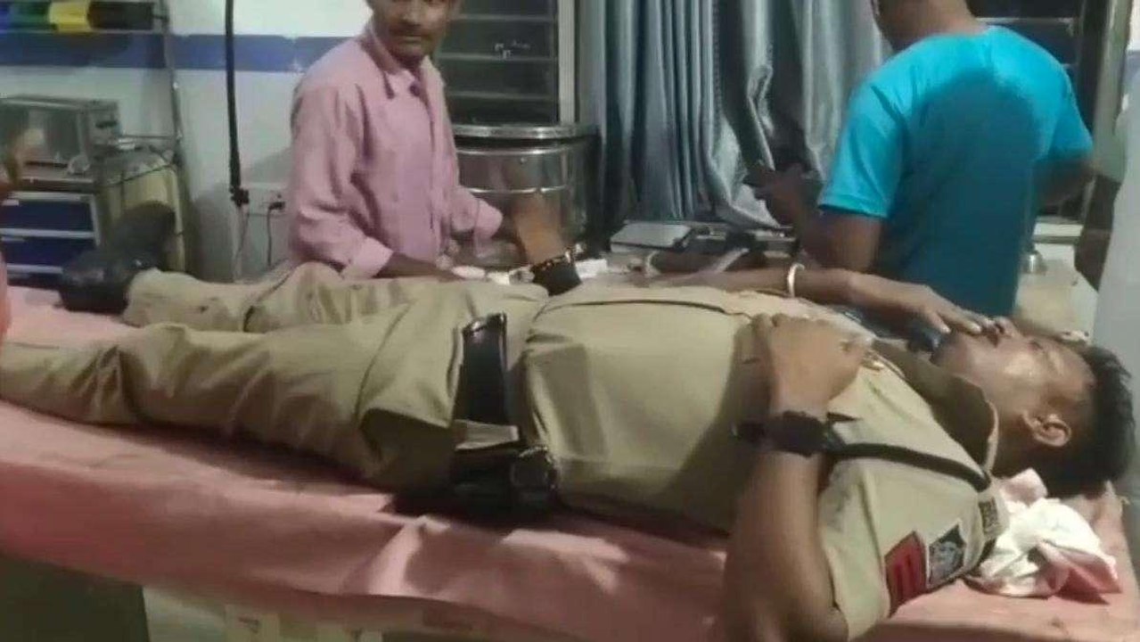 कुक्षी में झांकियां के चल समारोह के दौरान पथराव, पुलिस सहित आठ घायल
