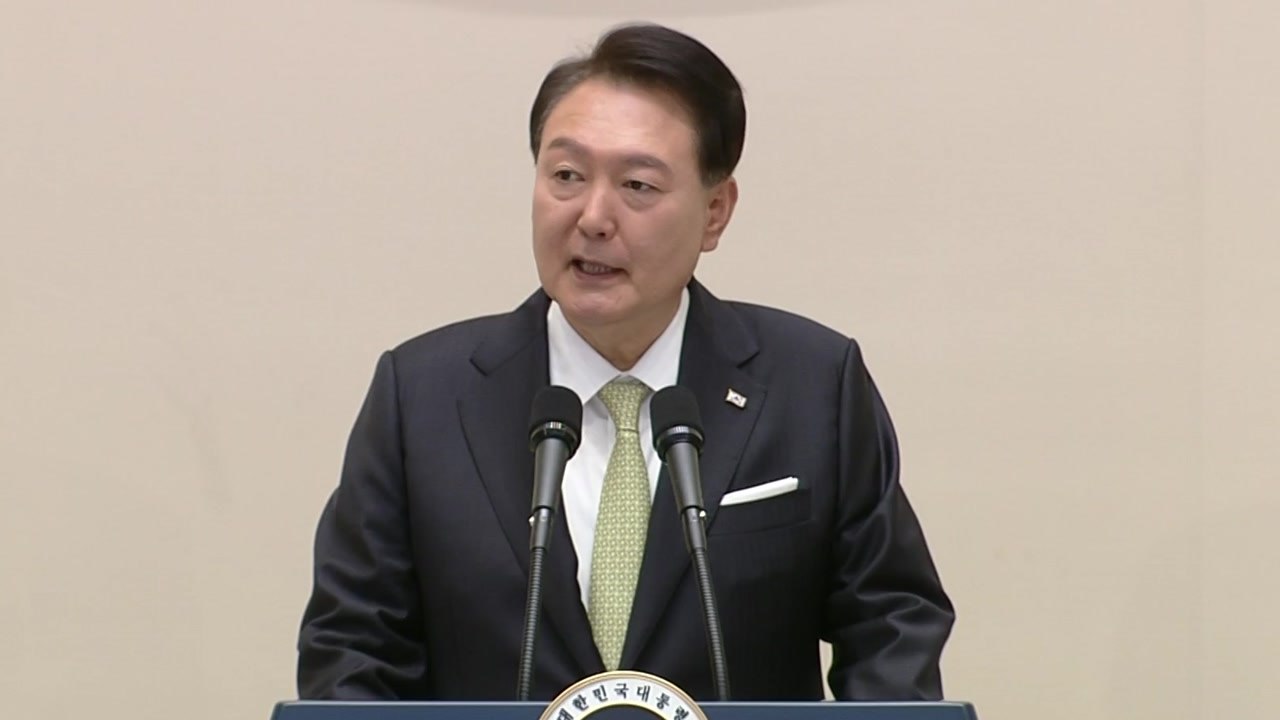 尹 "가장 가까운 이웃 일본과 미래지향적 발전할 것"...원폭 피해 동포 간담회 / YTN