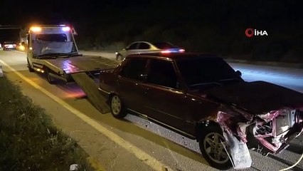 Der betrunkene Fahrer prallte mit seinem Auto gegen einen mit Holz beladenen Lastwagen, die Insassen kamen unverletzt davon