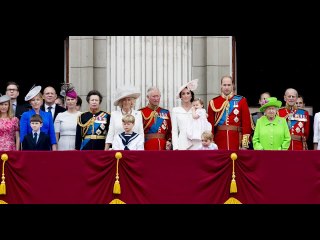 VIDEO: "C'est loin d'être facile" : Un membre de la famille royale britannique balance sur ses début