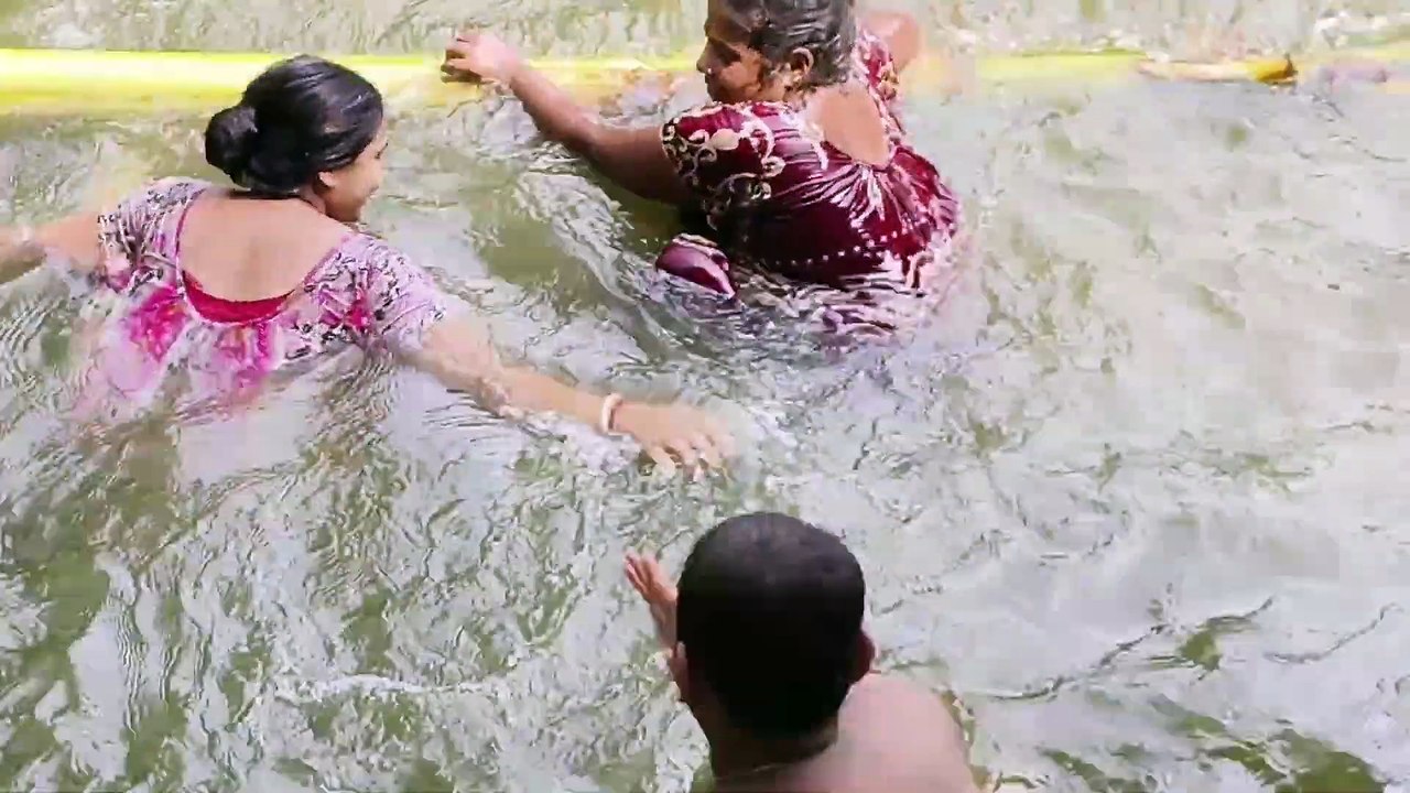 পুকুরে লাফালাফি করছে সব ।। বাংলা ব্লগ।। Bangla