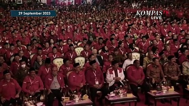 Ekspresi Ganjar Saat Dengar Pantun Megawati di Rakernas PDIP