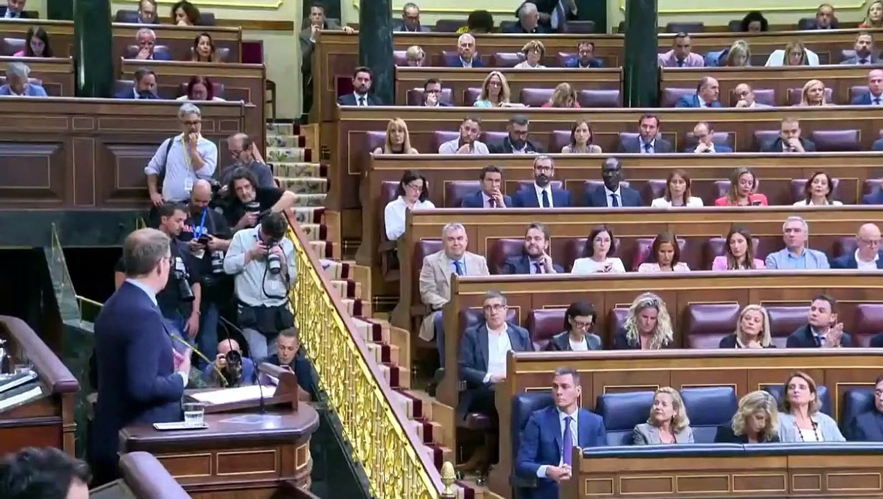 Feijóo a Sánchez: "¿Amnistía sí o no? Yo digo no, ¿y usted? Suba hoy, ahora y hable claro"