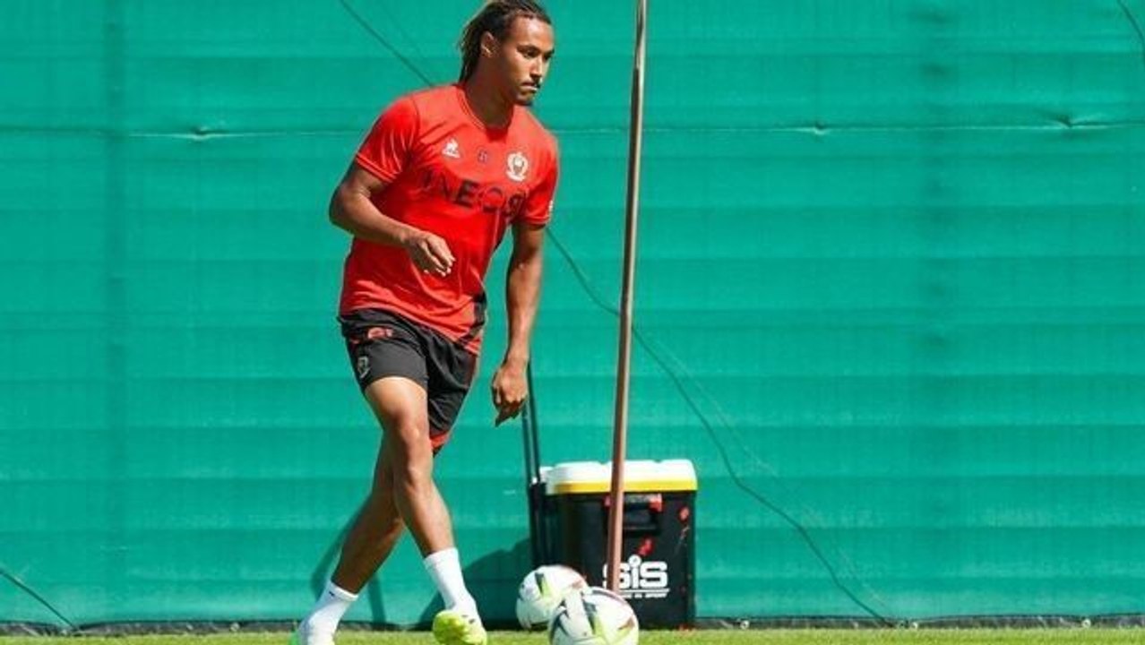 Urgent : un footballeur de l’OGC Nice menace de mettre fin à ses jours depuis un viaduc, l’A8 fermée d'urgence !