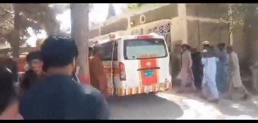 Cami yakınında bombalı saldırı: 52 ölü