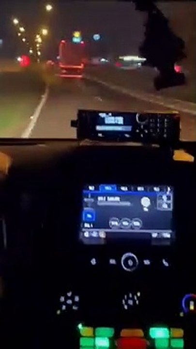 Motorista abandona caminhão roubado e foge a pé do BPFron na PR-323, em Umuarama