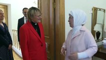 First Lady Erdoğan drückte der Frau des schwedischen Premierministers ihre Trauer über die Respektlosigkeit gegenüber dem Heiligen Koran aus.