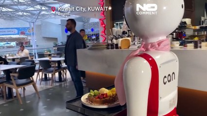 Робот-официант в Кувейте