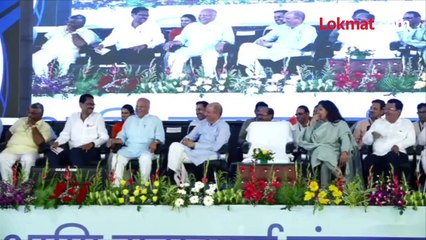 विमानतळावर मला घ्यायला कुत्राही येत नाही'