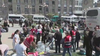 شاهد.. موجة نزوح من كاراباخ باتجاه الحدود الأرمينية