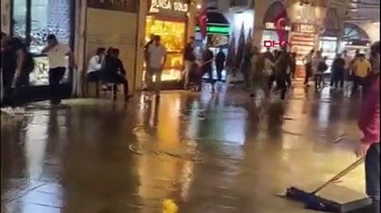 İstanbul'a beklenen yağış ulaştı! Tahtakale ve Kapalıçarşı'yı su bastı
