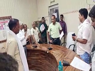 जनप्रतिनिधियों के समय से नहीं आने पर समिति की बैठक निरस्त-video