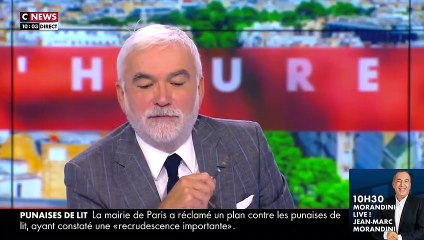 Pascal Praud et son équipe de "L'Heure des Pros" en fou rire après un sujet sur les troubles de l'érection. CNews