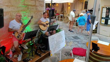 1H2M - Wonderful Life (Black)