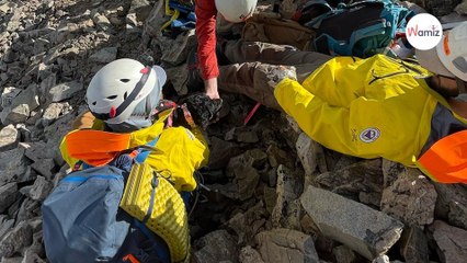 Des randonneurs voient un « point noir » sur une montagne : ils savent qu'ils doivent agir de toute urgence