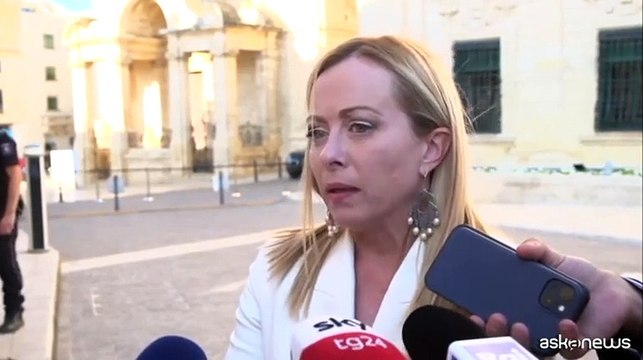 Meloni: la sinistra spera in governo tecnico, intanto noi governiamo