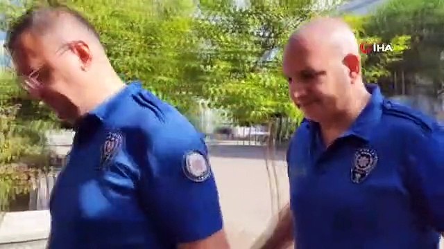 Yaşlı Adam Polis Otosuyla Hastaneye Yetiştirildi