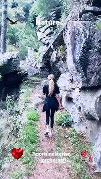 Adriana Karembeu profite actuellement d'un beau voyage au Portugal et ce, en bonne compagnie !Adriana Karembeu et Stomy Bugsy profitent d'un beau voyage ensemble. Instagram