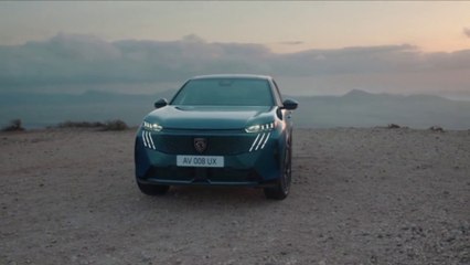 Peugeot E-3008, suv elettrico con 700 km di autonomia