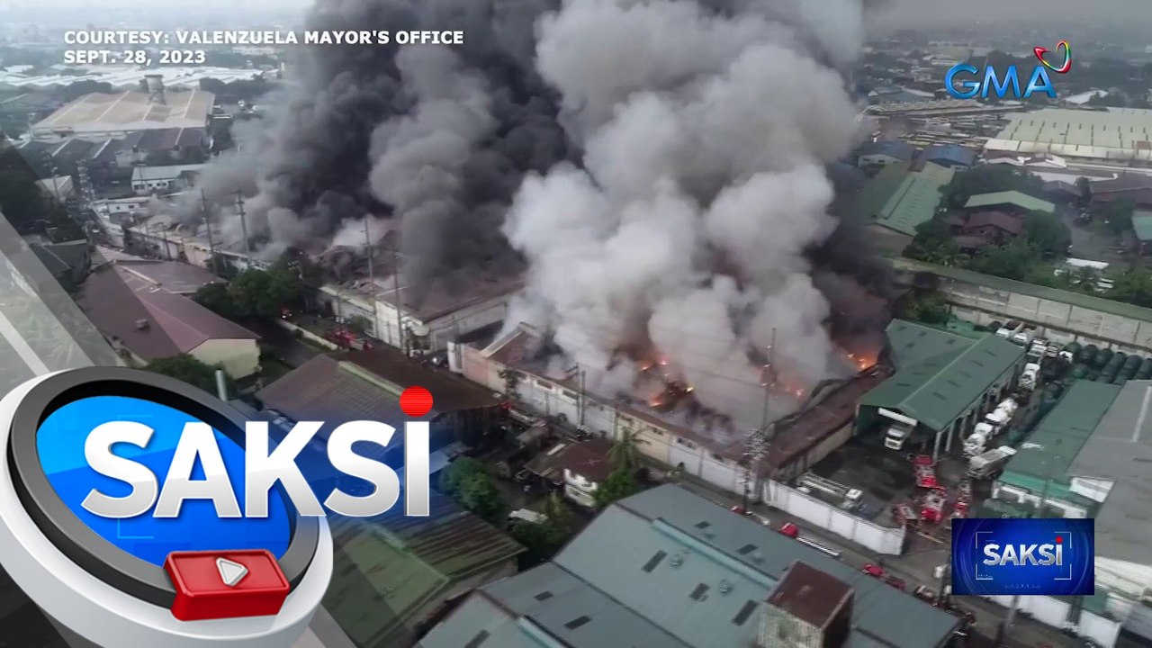 Sunog sa bodega sa Valenzuela City, halos isa't kalahating araw nang inaapula | Saksi