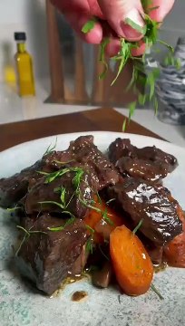 BOEUF BOURGUIGNON À MA FAÇON #boeuf #beef #bourguignon #boeufbourguignon #ragout #recette #recipe #recipes #chef #cuisine #automne #hiver #easyrecipe #classic