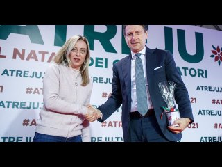 Télécharger la video: La Meloni garantisce lealtà a Draghi, Conte sogna la rottura Scambio di ruoli in vista del 21 giugno