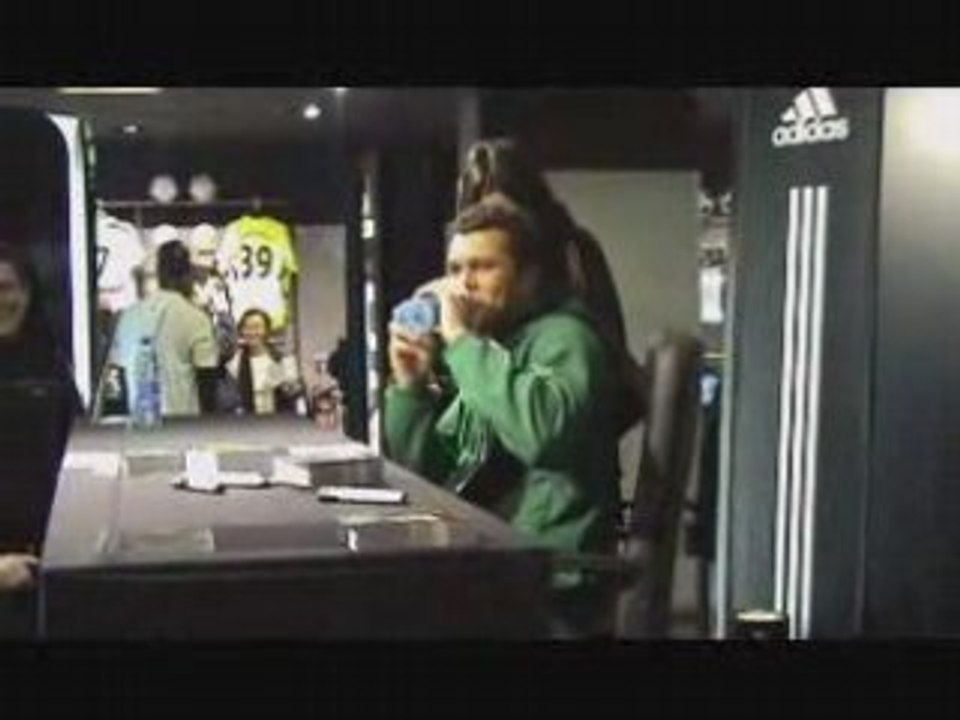 Tsonga séance de dédicaces  Tsonga Tsunami