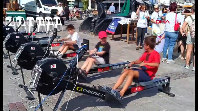 Événement paralympique d'aviron organisé à Foça