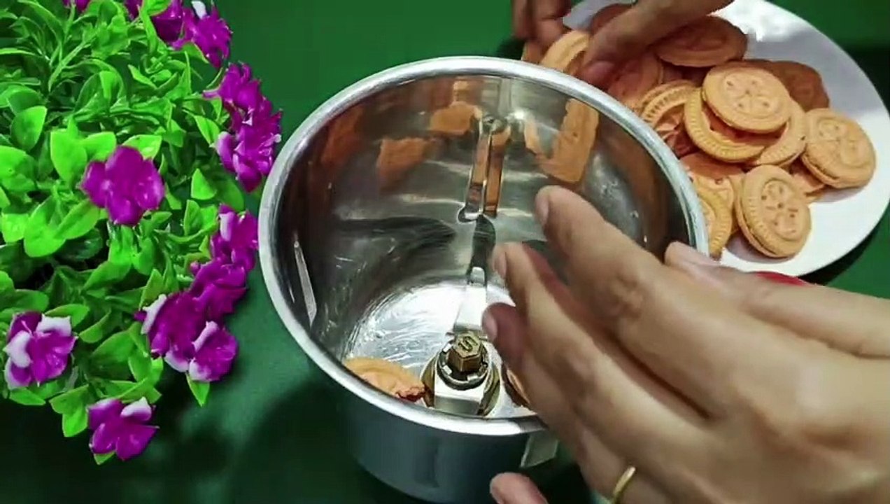 इतनी गर्मी में बिना किसी मेहनत सिर्फ 20 रूपये में बनाए ढेर सारी ऑरेंज आइसक्रीम 2 मिनट में तैयार