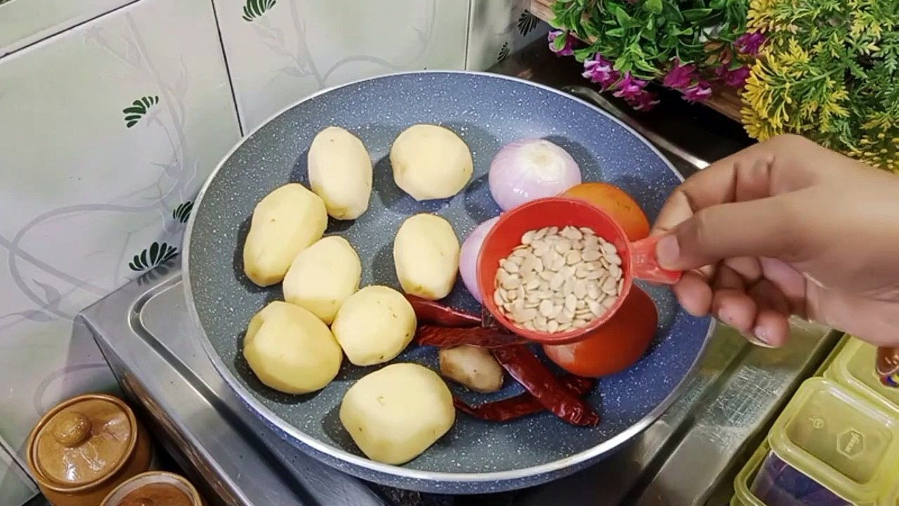 आज की वीडियो देखने के बाद आप वीडियो को पूरा देखें से अपने आप को रोक नहीं पाएंगे Recipe Of Aloo curry