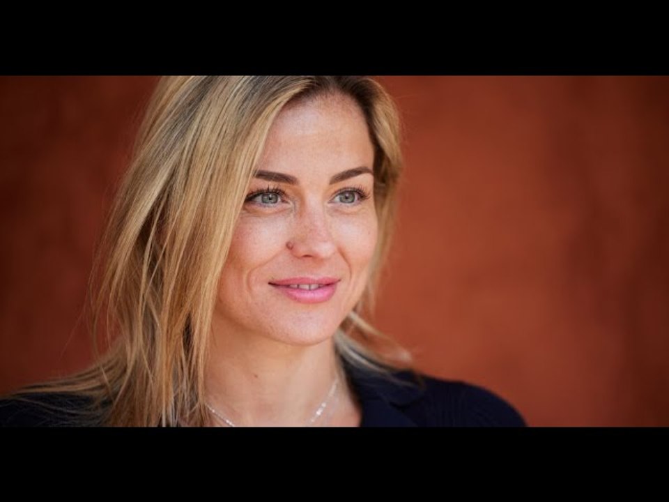 VIDEO: "Ma première histoire importante" : Laure Boulleau, longtemps en couple avec un séduisant foo