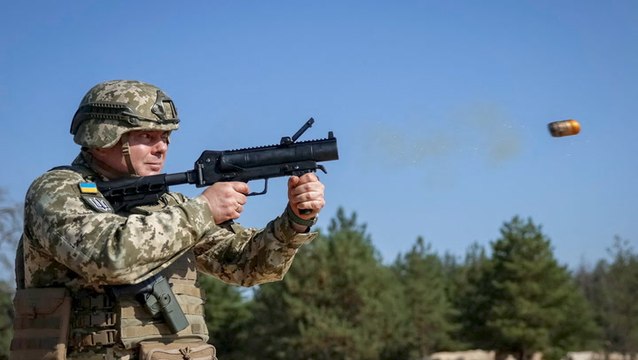 Ukrainian army tests new Western weapons as NATO boosts supplies