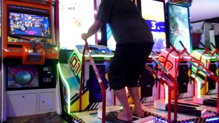 Alone in an Enormous EMPTY Game Center in Japan!