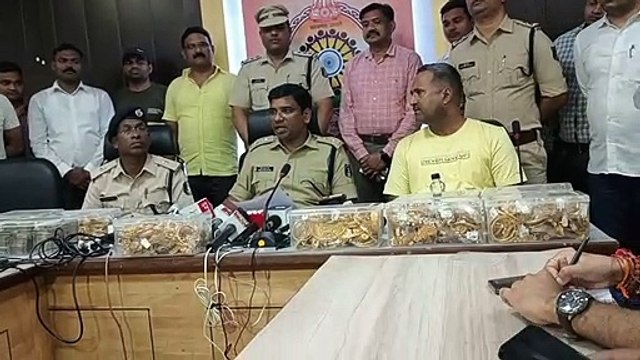 Shops have weak hard roofs, weak grills break easily, thefts worth more than Rs 30 crores