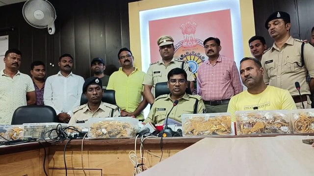 Shops have weak hard roofs, weak grills break easily, thefts worth more than Rs 30 crores