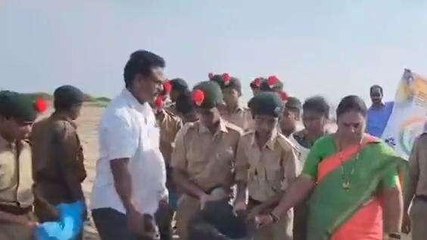 కృష్ణా జిల్లా: రగంలోకి దిగిన అధికారులు... బీచ్ క్లీన్