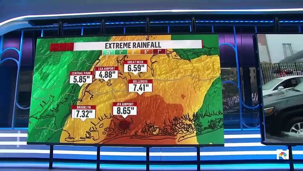 Regardez les images du chaos à New York : La ville est paralysée par des pluies torrentielles qui empêchent les déplacements et bloquent l'activité économique
