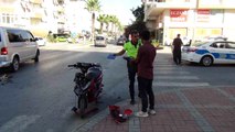 Antalya'da motosiklet tur aracına çarptı! Trafik polisinden kazayı kendisi yapmış gibi göstermesini istedi