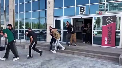 17 personnes arrêtées dans une opération antidrogue basée à Uşak